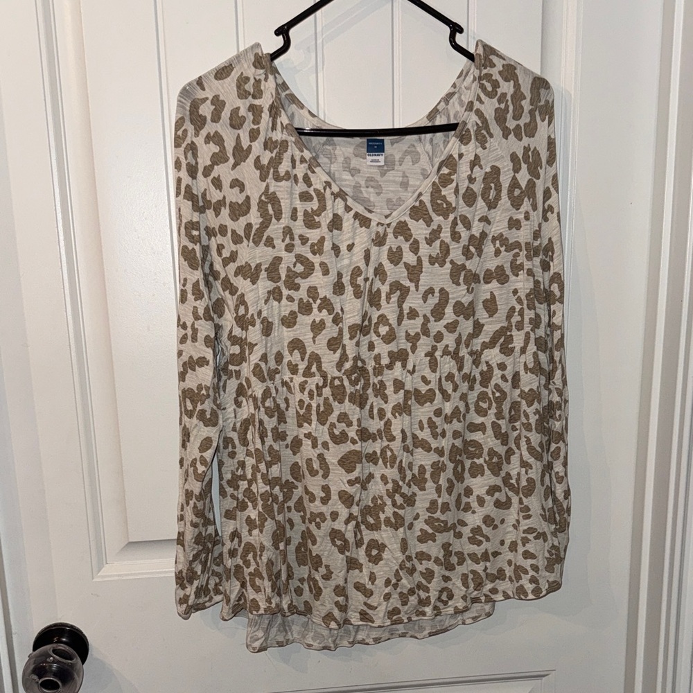 Old Navy Maternity Beige & Brown Leopard Print Long Sleeve Top